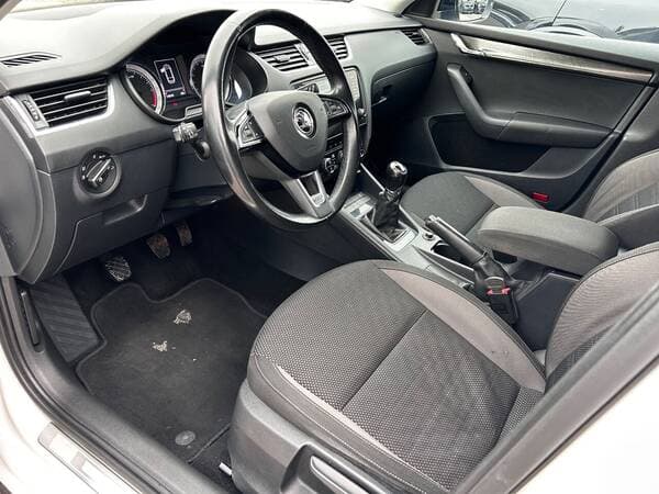 Skoda Octavia Scout 2018 — Миниатюра 5