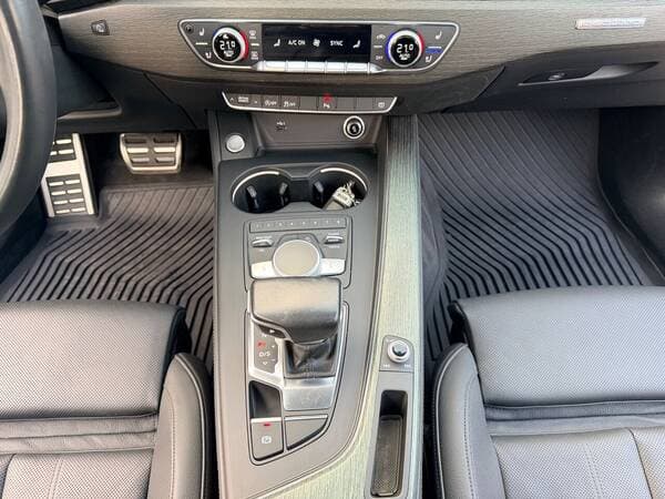 Audi A4 2018 — Миниатюра 11