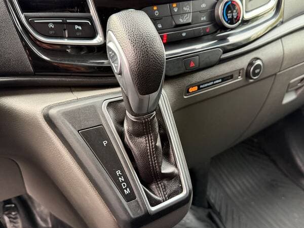 2019 Ford Transit — Miniatură 10