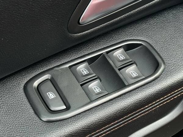 2022 Dacia Duster — Miniatură 17