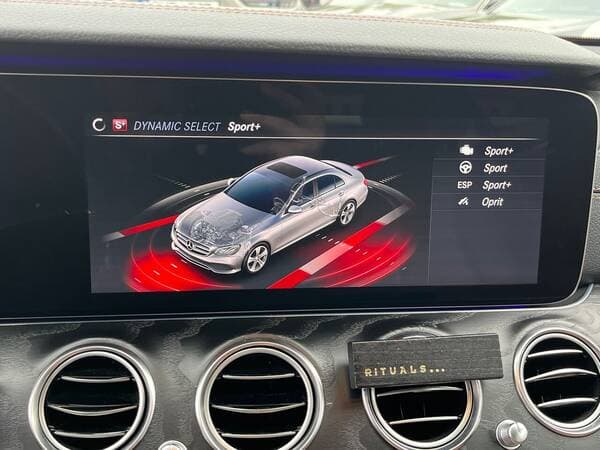 2019 Mercedes E 300 — Miniatură 11
