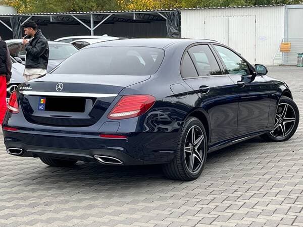 2019 Mercedes E 300 — Miniatură 4