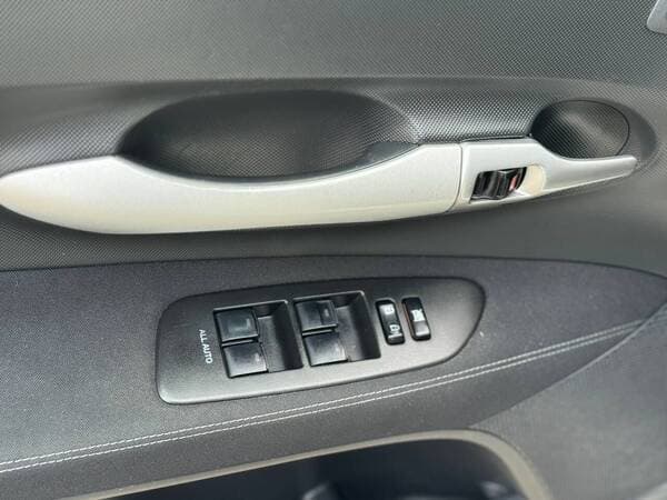 Toyota Auris 2011 — Миниатюра 14