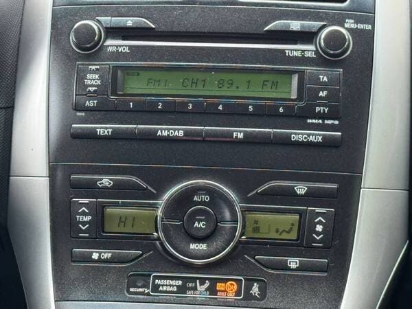 Toyota Auris 2011 — Миниатюра 11