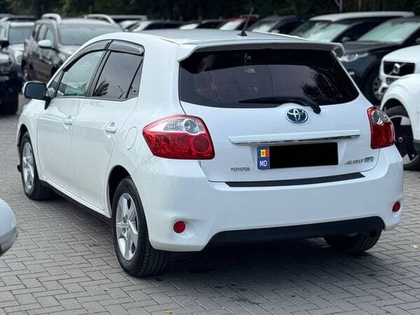 Toyota Auris 2011 — Миниатюра 4