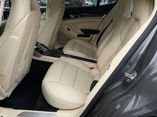 2015 Porsche Panamera — Miniatură 17