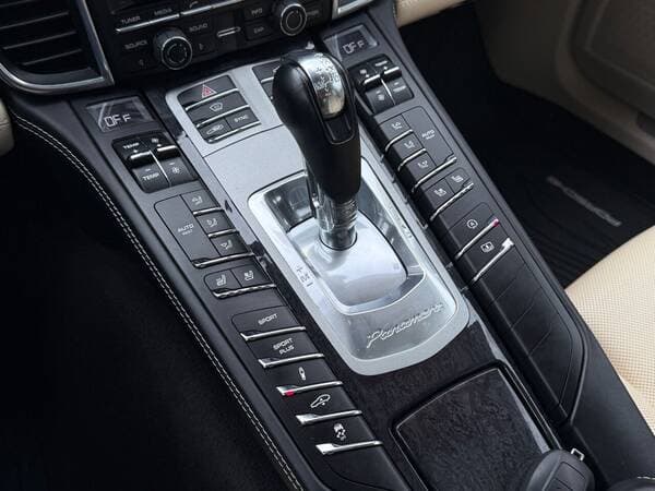 2015 Porsche Panamera — Miniatură 13