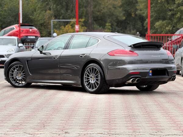 2015 Porsche Panamera — Miniatură 4