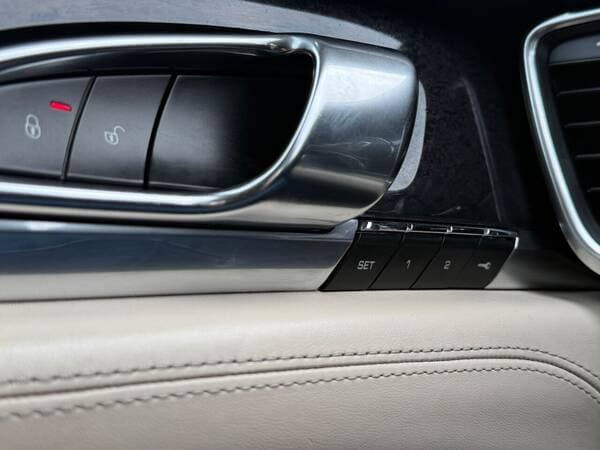 2015 Porsche Panamera — Miniatură 15