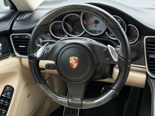 2015 Porsche Panamera — Miniatură 10