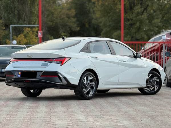 2026 Hyundai Elantra — Miniatură 4