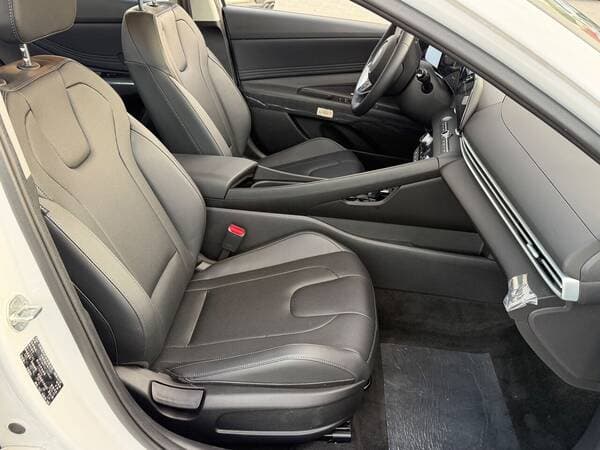 2026 Hyundai Elantra — Miniatură 11