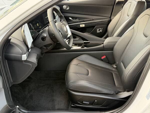 2026 Hyundai Elantra — Miniatură 9