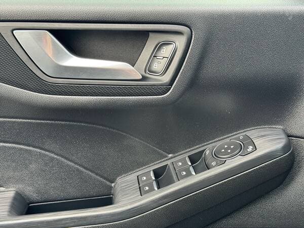 2021 Ford Kuga — Miniatură 15