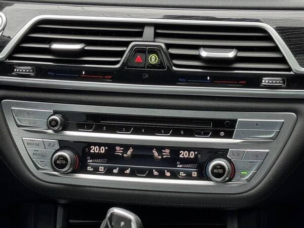 2016 BMW 740e — Miniatură 15