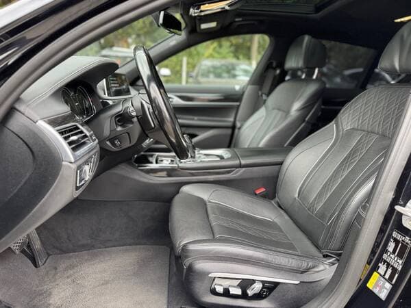 2016 BMW 740e — Miniatură 7