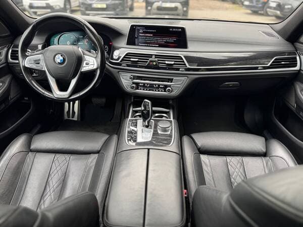 2016 BMW 740e — Miniatură 9
