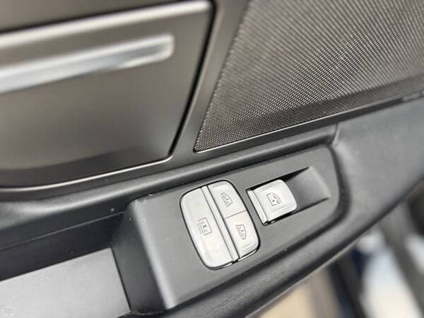 2016 BMW 740e — Miniatură 26