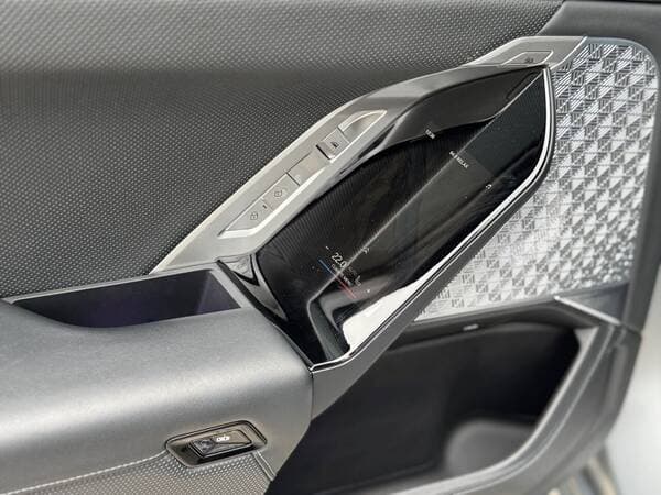 2023 BMW i7 XDrive60 — Miniatură 17