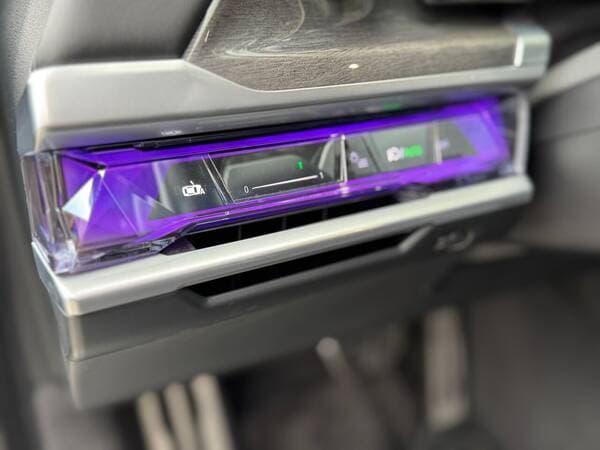 2023 BMW i7 XDrive60 — Miniatură 14