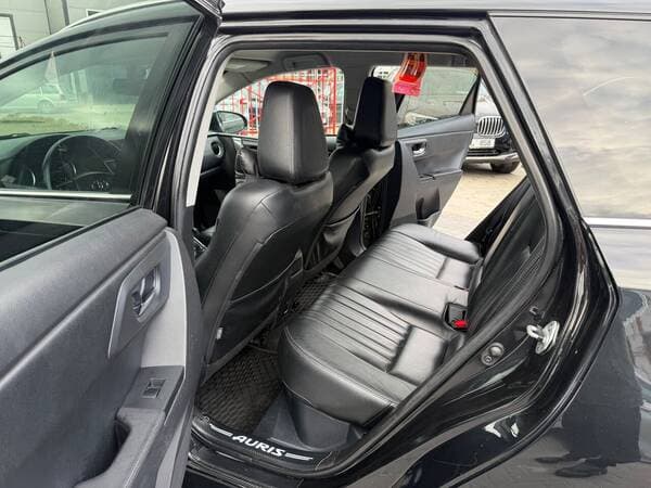 2015 Toyota Auris — Miniatură 12