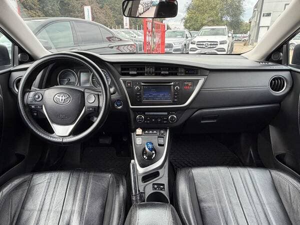 2015 Toyota Auris — Miniatură 5