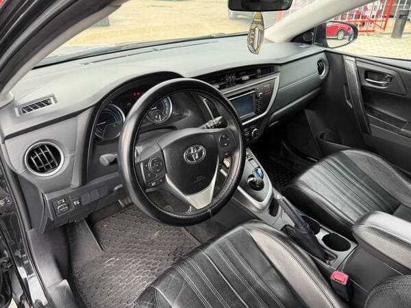 2015 Toyota Auris — Miniatură 4