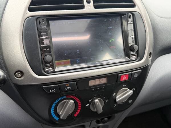 2001 Toyota Rav-4 — Miniatură 10