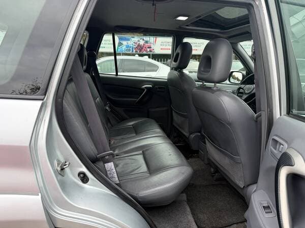 2001 Toyota Rav-4 — Miniatură 16