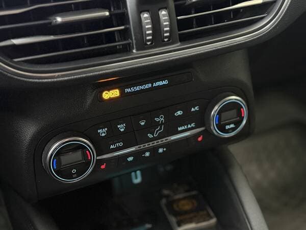 2020 Ford Focus — Miniatură 13