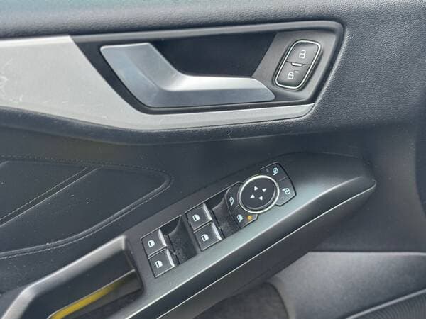 2020 Ford Focus — Miniatură 13
