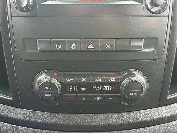 2017 Mercedes Vito — Miniatură 11