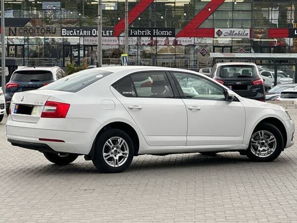 2019 Skoda Octavia — Miniatură 3