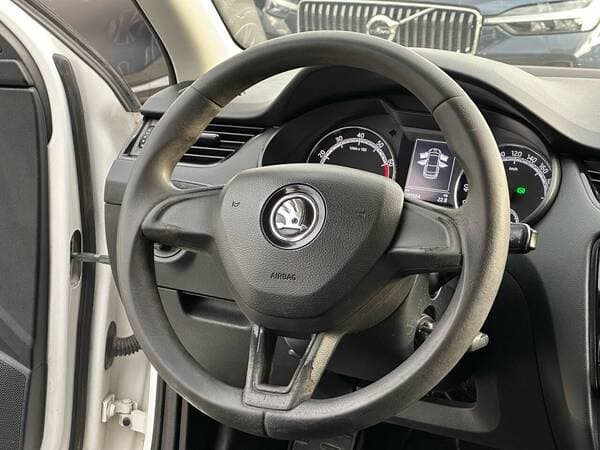 2019 Skoda Octavia — Miniatură 8