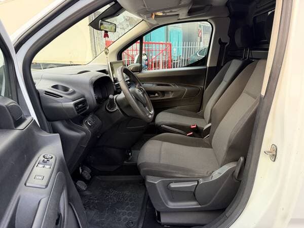 2021 Opel Combo — Miniatură 5