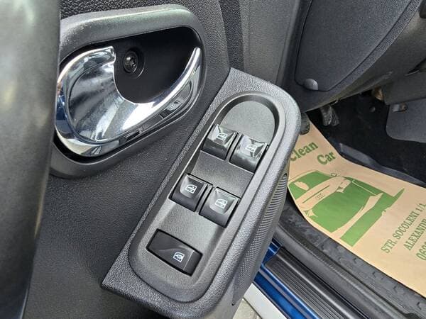 Dacia Duster 2016 — Миниатюра 13