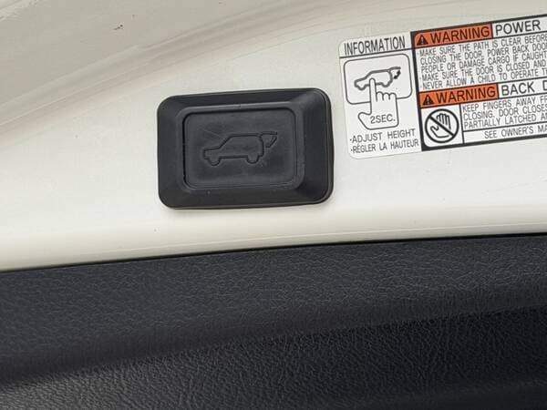 2016 Toyota Rav-4 — Miniatură 23