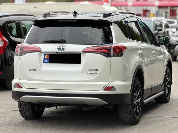 2016 Toyota Rav-4 — Miniatură 3