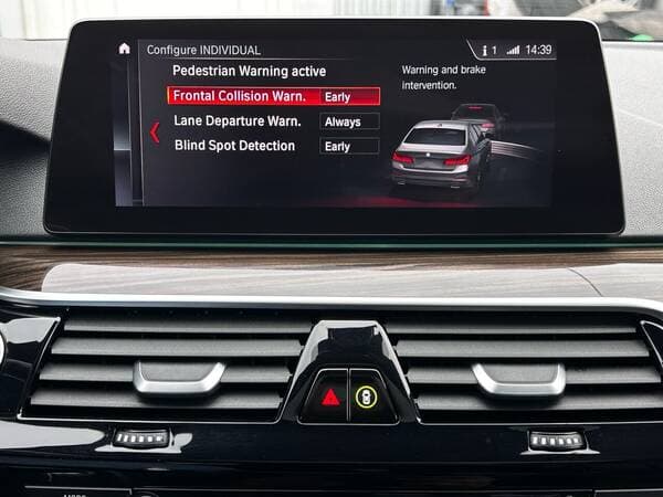 2018 BMW 530e — Miniatură 12