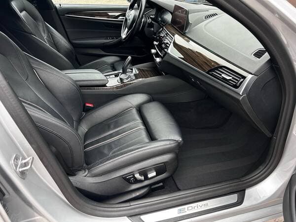 2018 BMW 530e — Miniatură 7