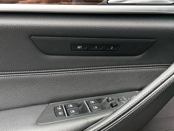 2018 BMW 530e — Miniatură 17