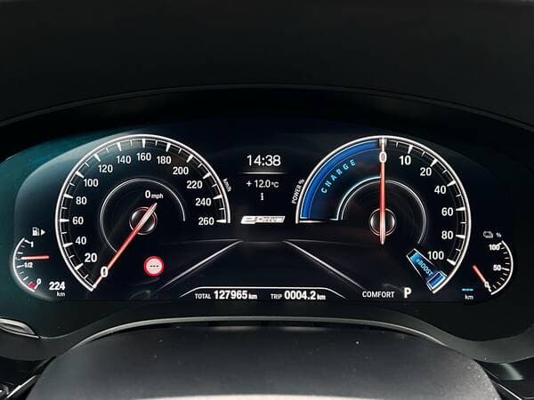 2018 BMW 530e — Miniatură 9