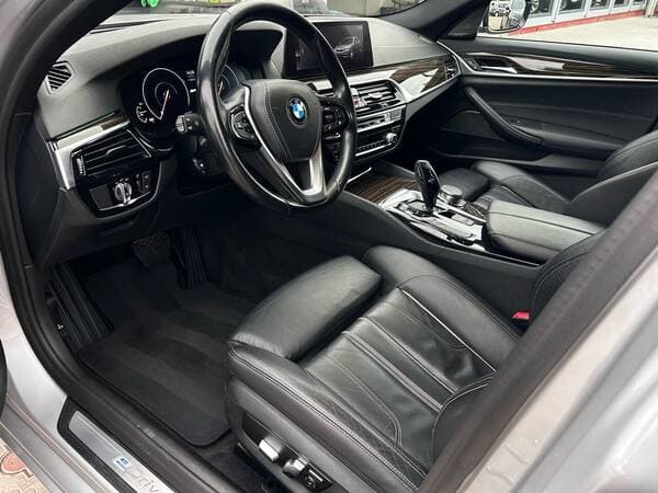 2018 BMW 530e — Miniatură 6