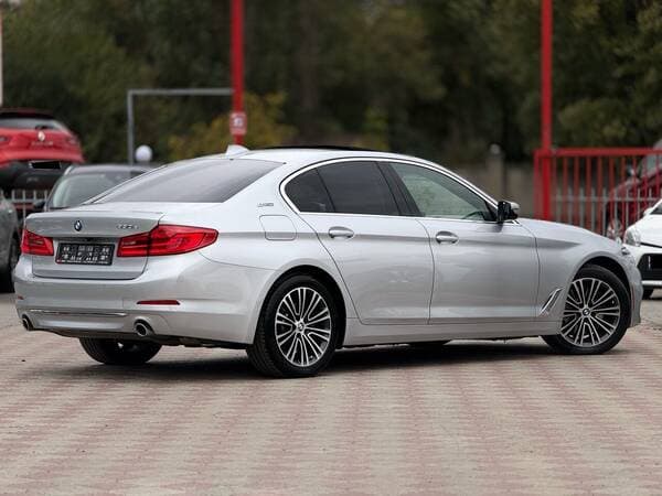 2018 BMW 530e — Miniatură 3