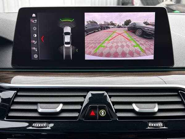 2018 BMW 530e — Miniatură 13