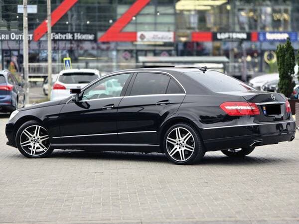 2012 Mercedes E 220 — Miniatură 4