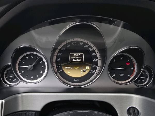 2012 Mercedes E 220 — Miniatură 9