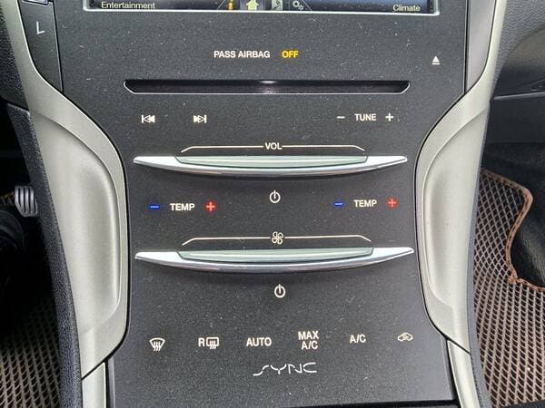 2015 Lincoln MKZ — Miniatură 14