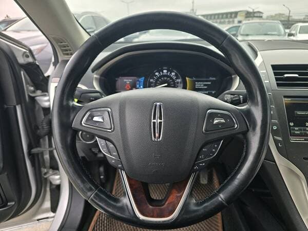 2015 Lincoln MKZ — Miniatură 10
