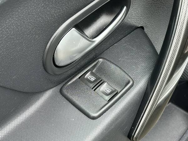 2018 Dacia Sandero — Miniatură 15
